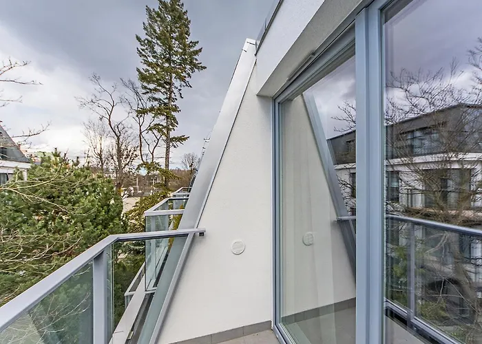 Glow Apartments, Dolny