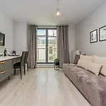 Apartment Glow Apartments, Dolny