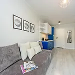 Glow Apartments, Dolny