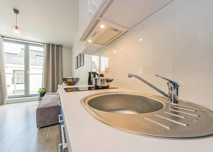 Glow Apartments, Dolny