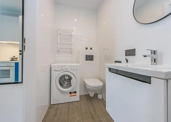 Glow Apartments, Dolny